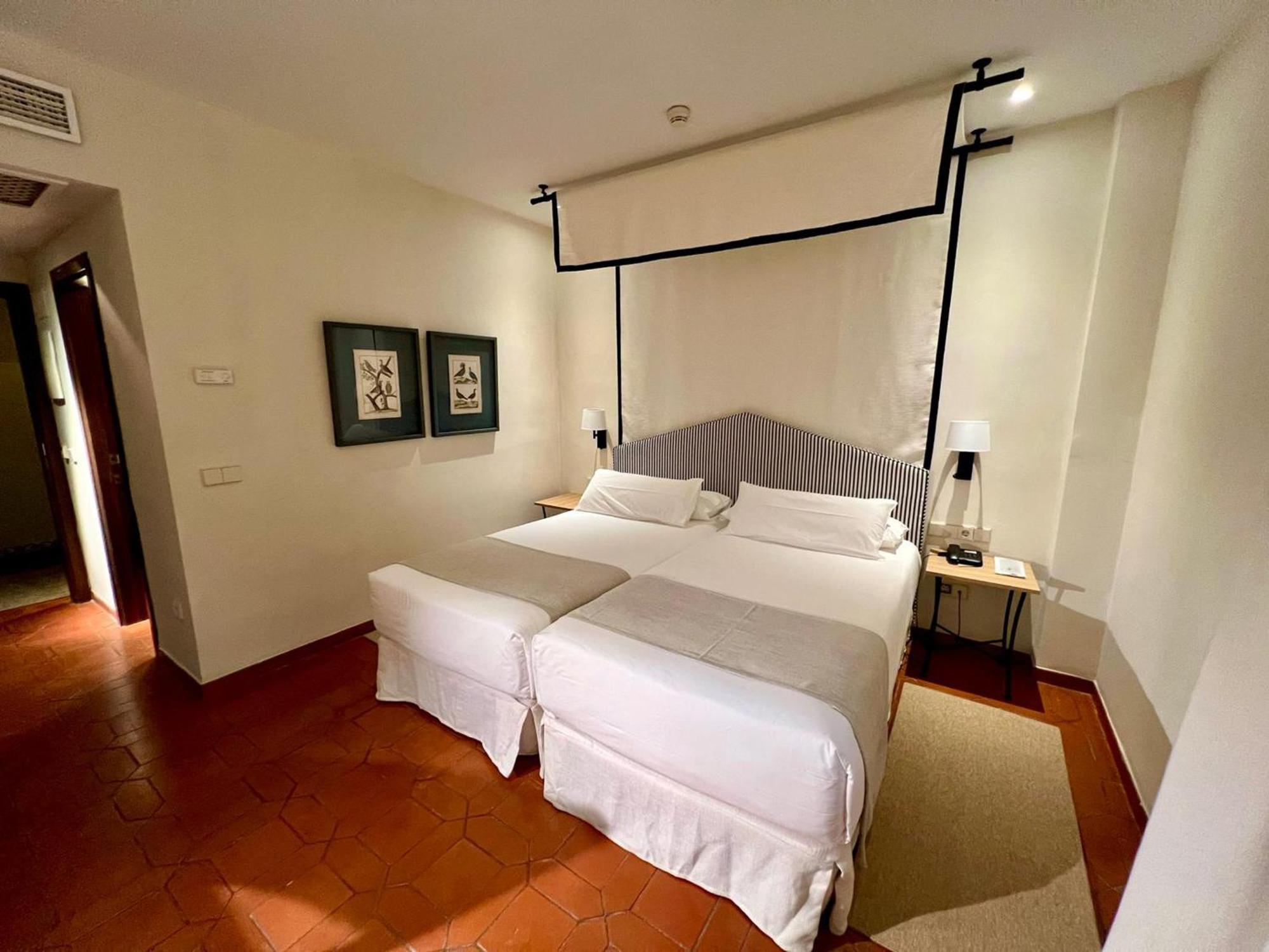 Habitación Doble con cama supletoria - 1 o 2 camas (3 adultos)